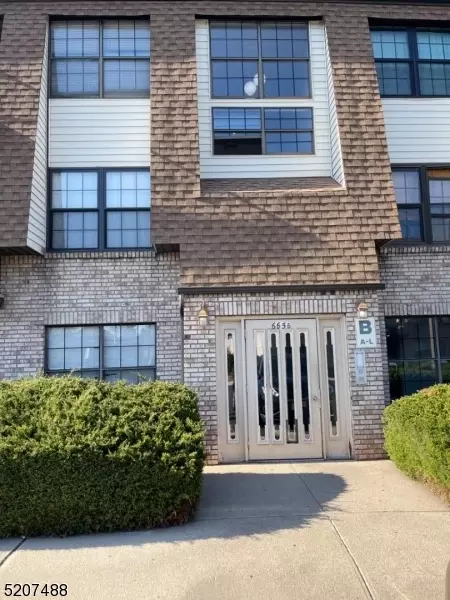 660 N Broad St #18, Elizabeth, NJ 07208