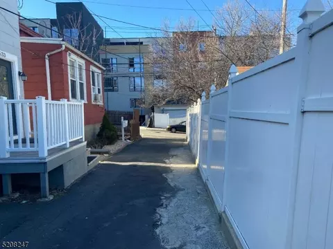 1629-31 Union Tpke, North Bergen, NJ 07047