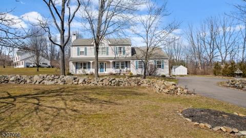 2 Fox Chase Rd, White, NJ 07863