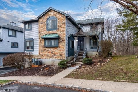 19 Overlook Dr, Hackettstown, NJ 07840