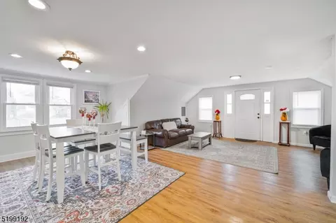 10 Old Turnpike Rd, Port Murray, NJ 07865