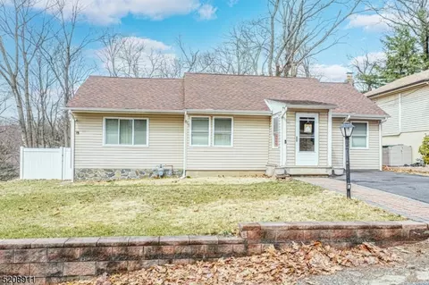 12 Cherokee Ave, Rockaway, NJ 07866