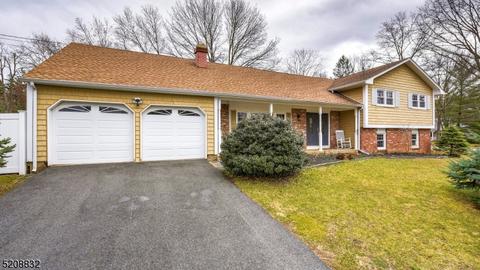 2 Montgomery Ave, Montville, NJ 07045