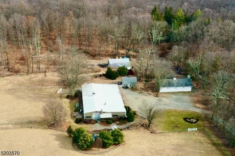 8 E Fox Hill Rd, Long Valley, NJ 07853