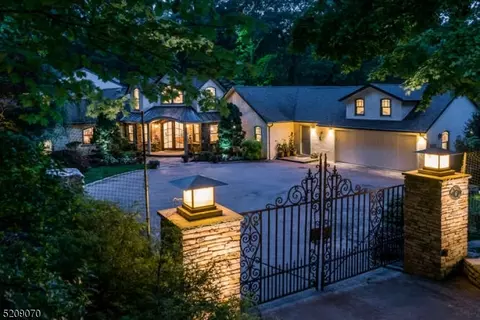 6 Gravel Hill Ter, Kinnelon, NJ 07405