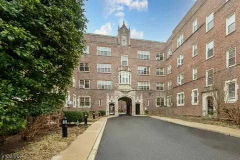 133 Summit Ave #23, Summit, NJ 07901