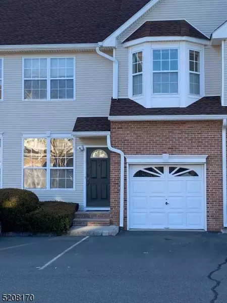 27 Gallop Ln, Somerset, NJ 08873