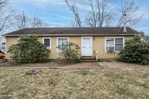 141 Bergen St, Hackettstown, NJ 07840