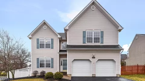 3 Evans Ln, Bridgewater, NJ 08807