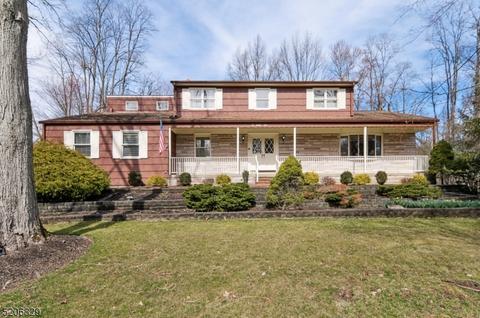 294 Greenbrook Rd, Green Brook, NJ 08812