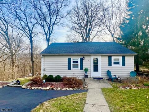 14 Milton Ave, Stanhope, NJ 07874