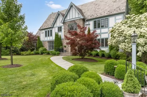 6 Glendale Rd, Summit, NJ 07901