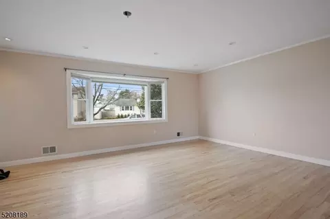 7 Shearn Dr, Middlesex, NJ 08846 photo 8