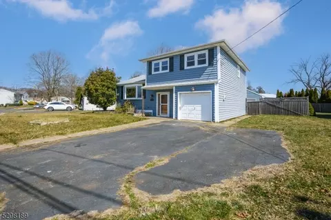 7 Shearn Dr, Middlesex, NJ 08846 photo 3