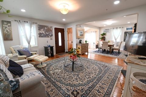 35 Oakdale Ave, Millburn, NJ 07041 photo 2