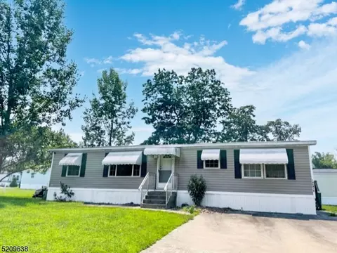 18 Erik Dr, Pemberton Twp., NJ 08015