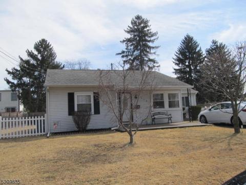 310 Seneca Ave, Middlesex, NJ 08846 photo 1