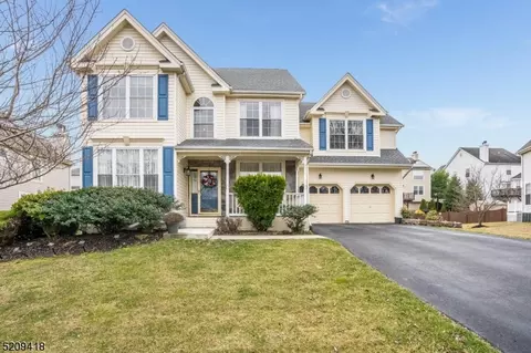 37 Haze Way, Phillipsburg, NJ 08865