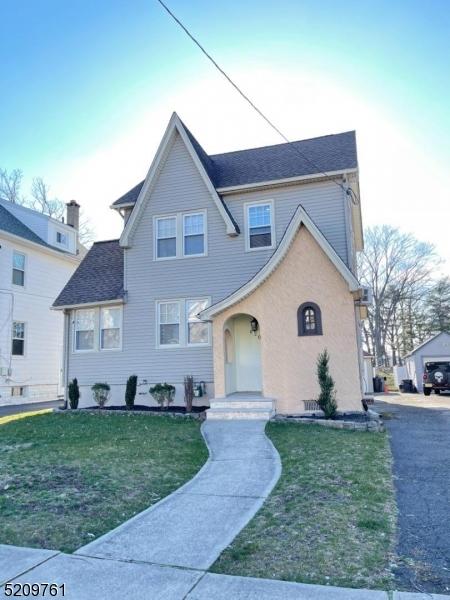 620 Larch St, Roselle Park, NJ 07204