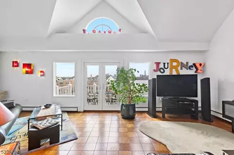 109 Shearwater Ct #PH41, Jersey City, NJ 07305