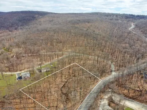25 Breakneck Rd, Vernon Twp, NJ 07462