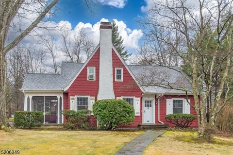 76 Beekman Rd, Summit, NJ 07901