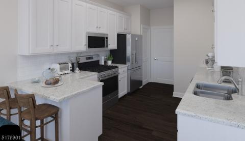53 Veterans Way #65, Morris Plains, NJ 07950