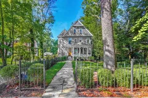 192 Summit Ave, Summit, NJ 07901