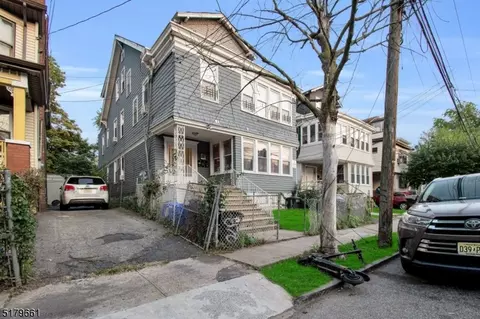 870 S 20th St, Newark, NJ 07108