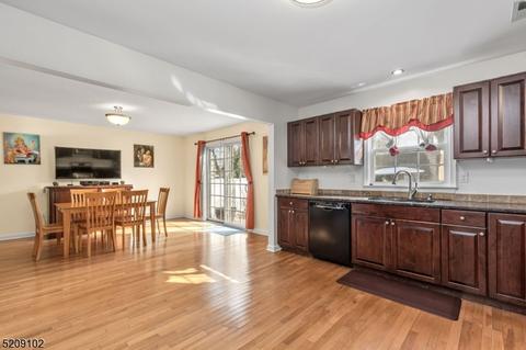 608 Drake Ave, Middlesex, NJ 08846 photo 13