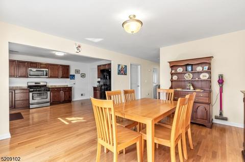 608 Drake Ave, Middlesex, NJ 08846 photo 8