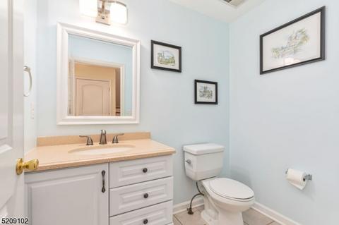 608 Drake Ave, Middlesex, NJ 08846 photo 5