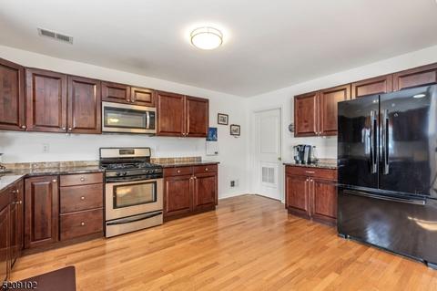 608 Drake Ave, Middlesex, NJ 08846 photo 11