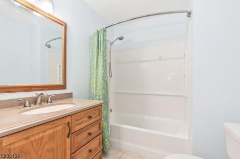 608 Drake Ave, Middlesex, NJ 08846 photo 17