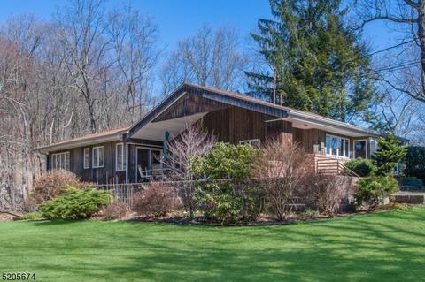 226 Kinnelon Rd, Kinnelon, NJ 07405