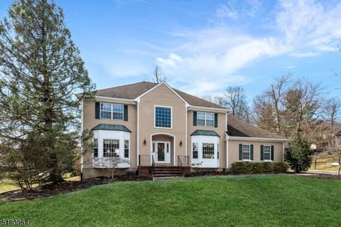 28 Manor Dr, Morristown, NJ 07960
