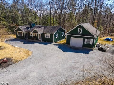 6 Lakeside Ave, Sandyston, NJ 07826