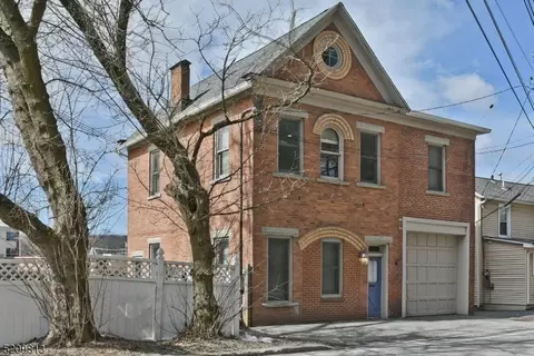 50 Diller Ave, Newton, NJ 07860