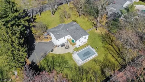 44 Fairview Dr S, Bernards, NJ 07920