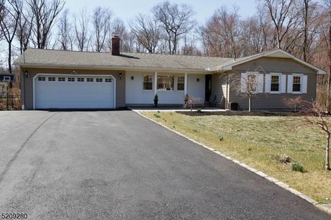 15 Madeleine Pl, Parsippany, NJ 07054