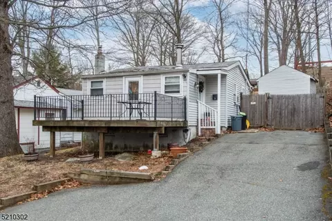 60 E Shore Rd, Jefferson, NJ 07849