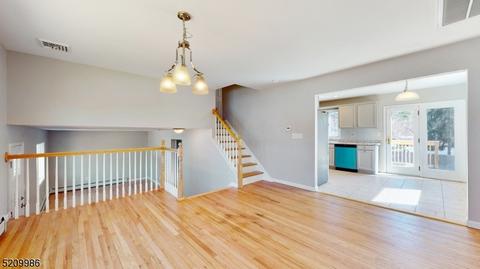 35 Young Dr, Stanhope, NJ 07874 photo 4