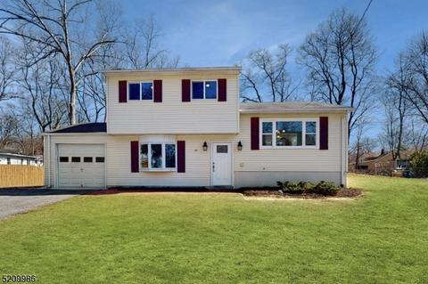 35 Young Dr, Stanhope, NJ 07874 photo 1