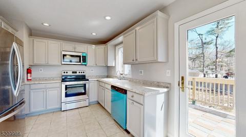 35 Young Dr, Stanhope, NJ 07874 photo 6