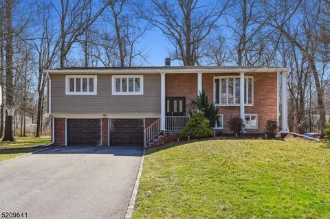 357 River Bend Rd, Berkeley Heights, NJ 07922