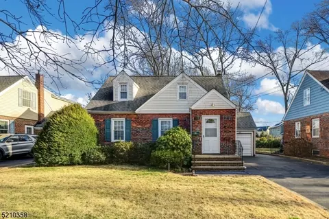41 Iroquois Rd, Cranford, NJ 07016