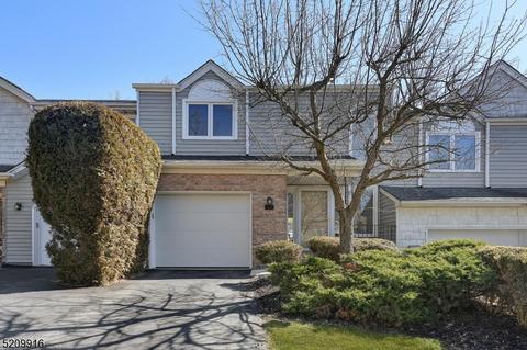 87 Edgefield Dr, Morris Plains, NJ 07950