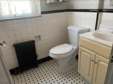 16 Davis Ave, Hackensack, NJ 07601 photo 9
