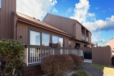 2832 Bloomingdale Dr #32, Hillsborough, NJ 08844