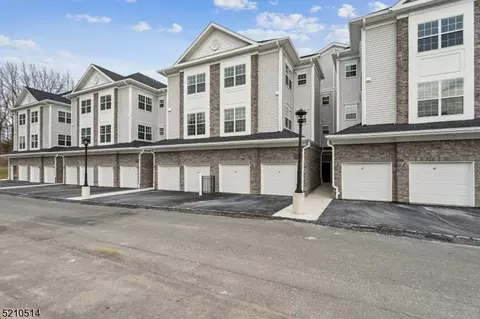 51 Veterans Way, Morris Plains, NJ 07950